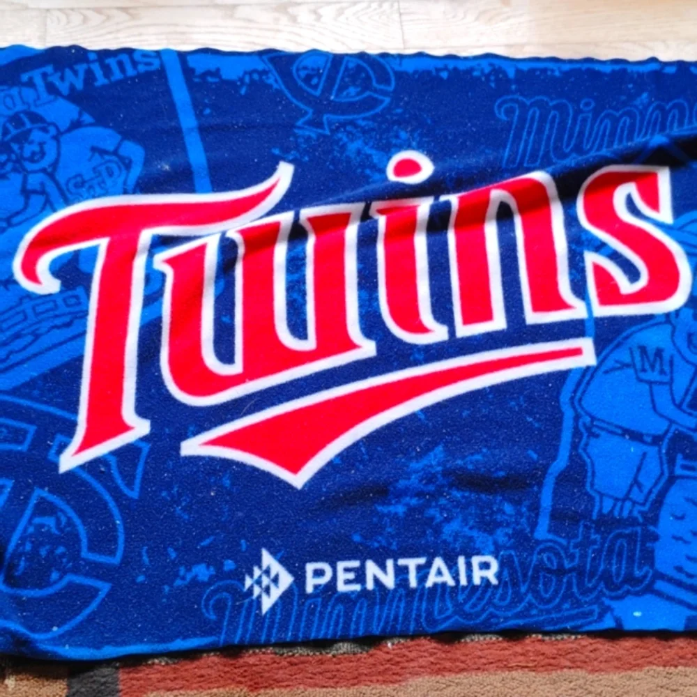 🏖️  BEACH  BLANKET MINNESOTA TWINS PENTAIR PROMO 33